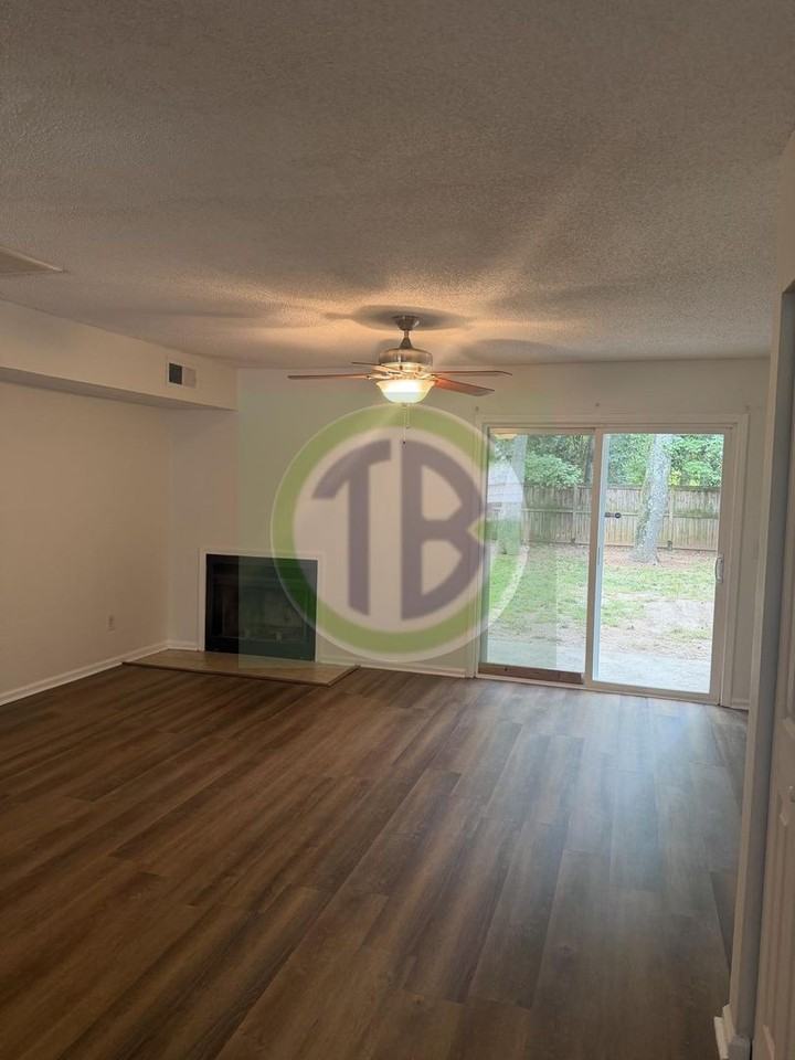 317 Friarsgate Blvd - Photo 2 of 8