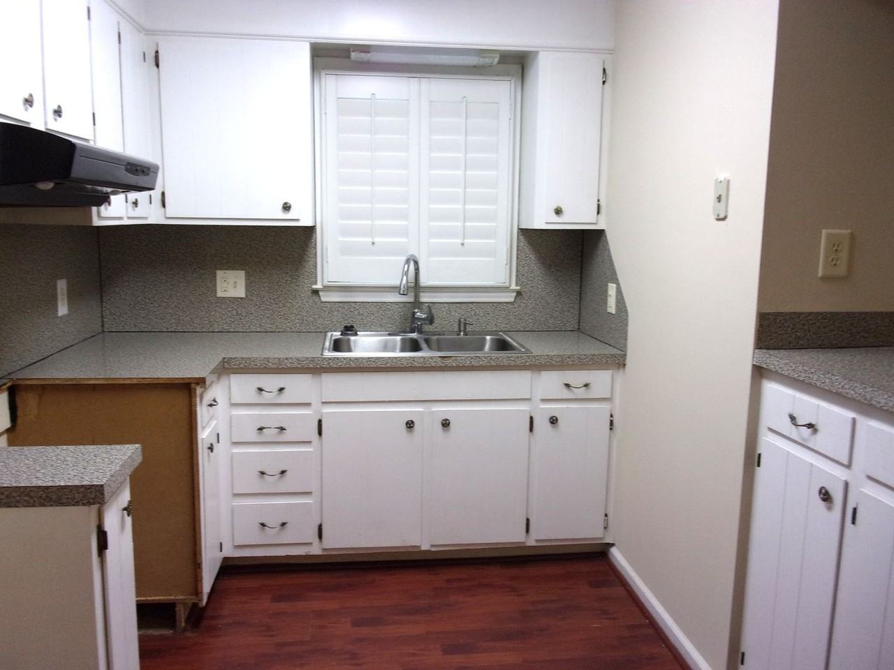 522 N Jones Ave - Photo 7 of 15