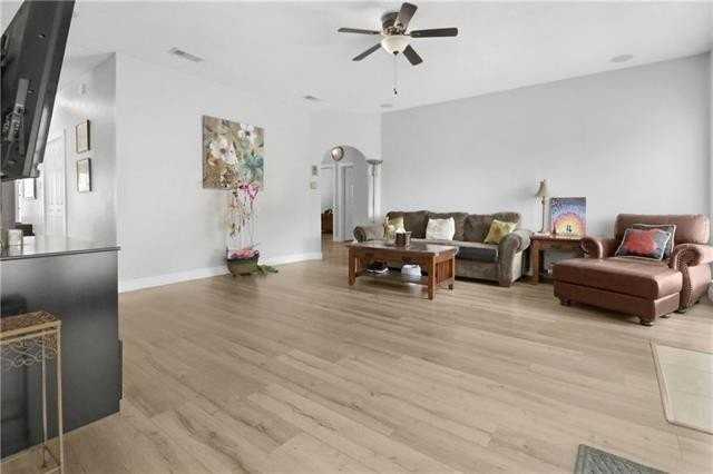 824 Destin St - Photo 6 of 26