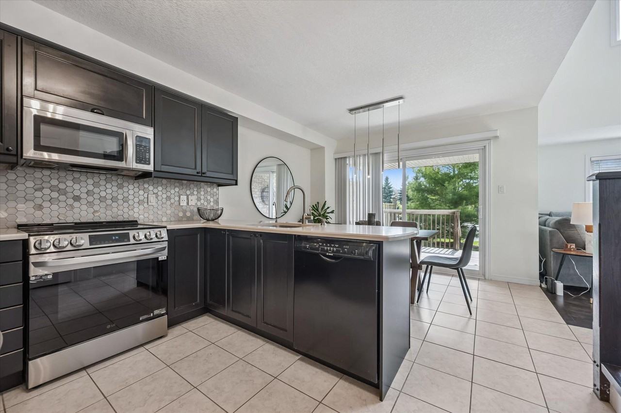 255 Summerfield Drive #27 - Photo 4 of 25