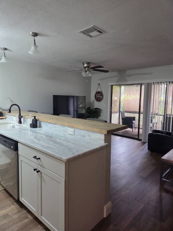 4701 Vilabella Dr - Photo 4 of 15