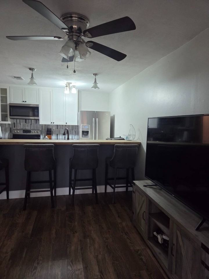 4701 Vilabella Dr - Photo 7 of 15