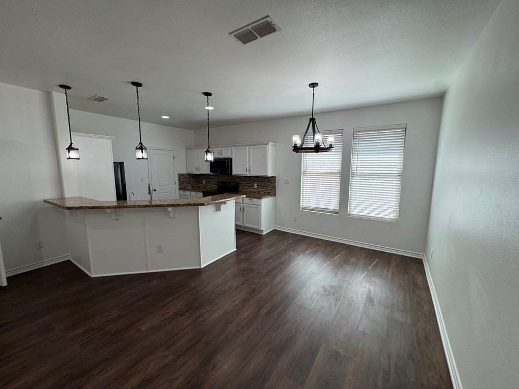 7309 Bellini St - Photo 4 of 14
