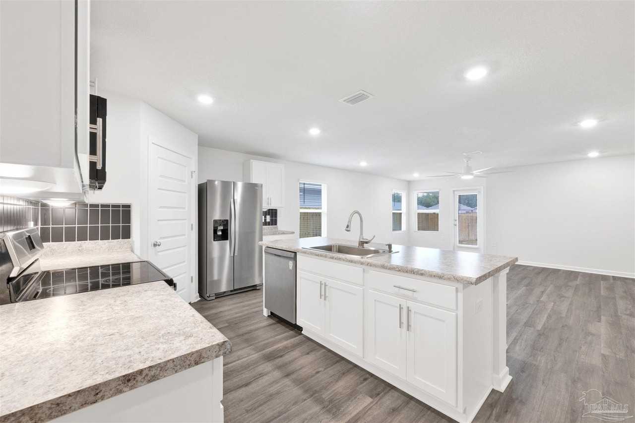 6304 Firefly Dr - Photo 7 of 24