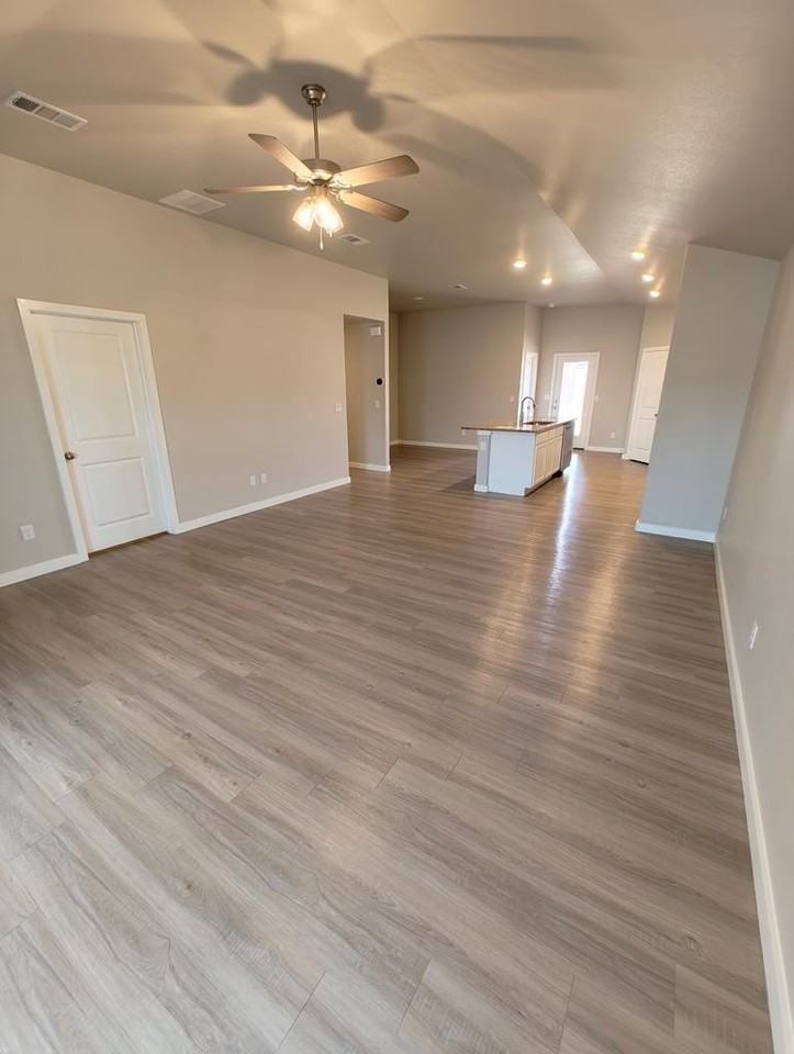 2703 Ranch Ave - Photo 4 of 28