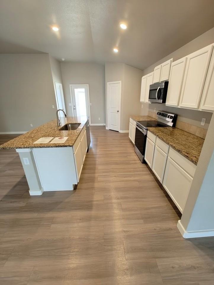 2703 Ranch Ave - Photo 6 of 28