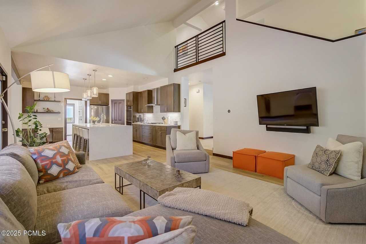 1683 N Silver Springs Rd - Photo 4 of 32