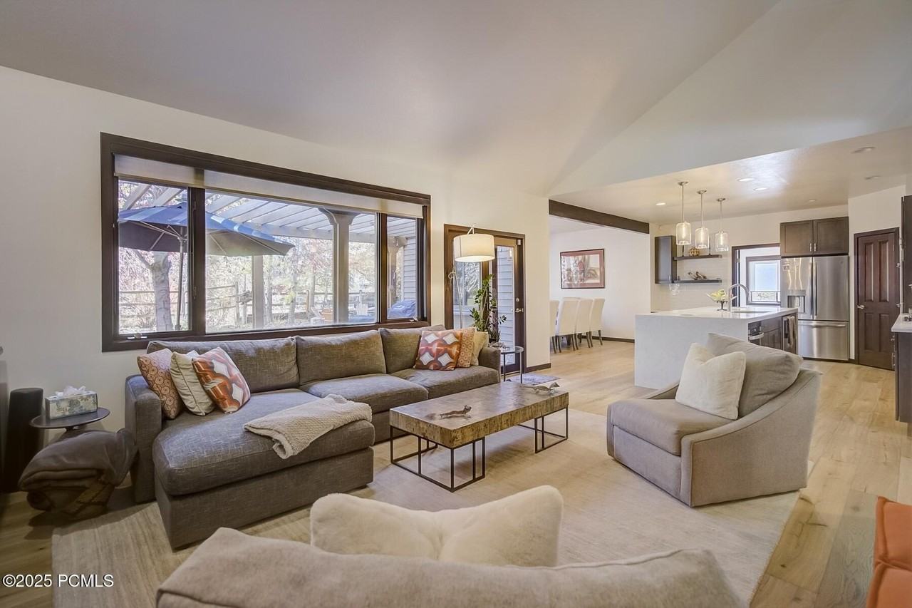 1683 N Silver Springs Rd - Photo 7 of 32