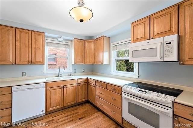 1079 Larkmoor Blvd - Photo 5 of 18