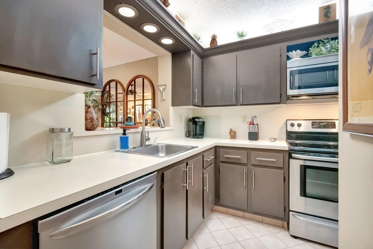 13194 Lucinda Palm Ct #D - Photo 6 of 25