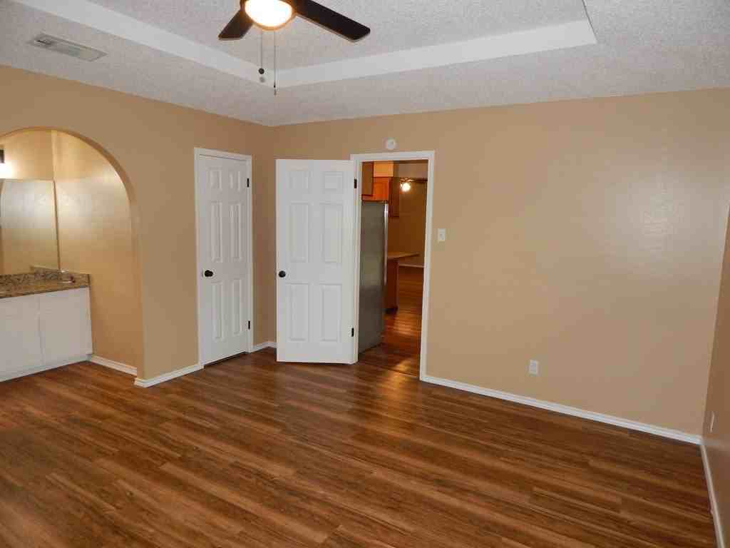 3550 Clare Dr - Photo 3 of 10