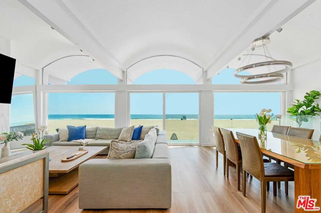 3806 Ocean Front Walk #1 - Photo 6 of 26