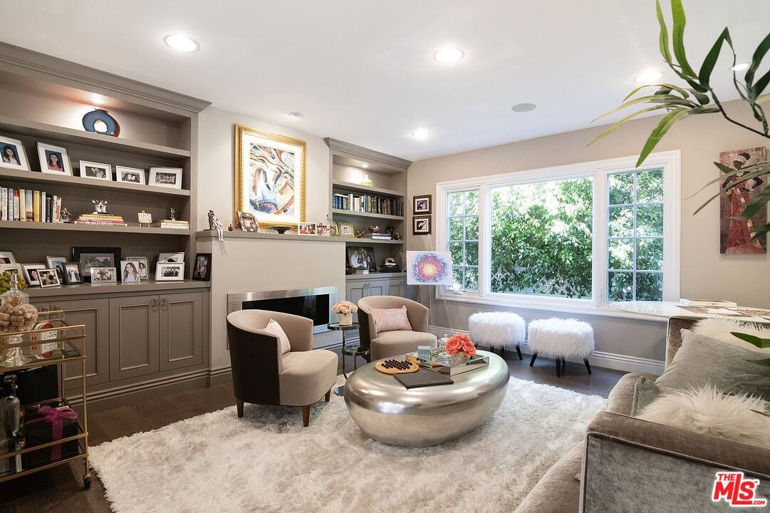 9145 Sawyer St #1 - Photo 4 of 31