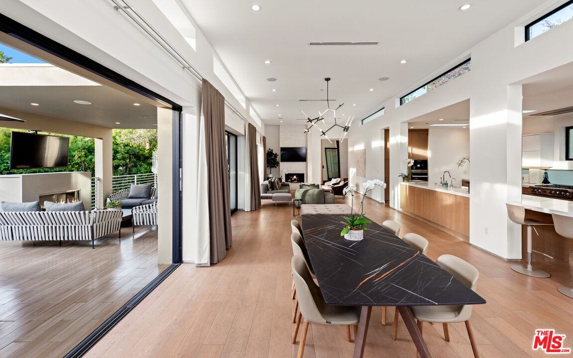 1085 Carolyn Way #1 - Photo 6 of 43