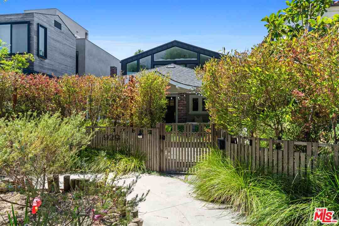 929 Marco Pl #1 - Photo 7 of 50