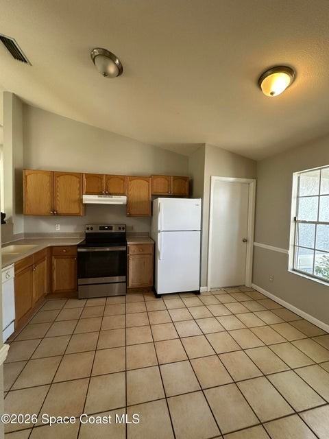 1100 Ipswich St Nw - Photo 2 of 12