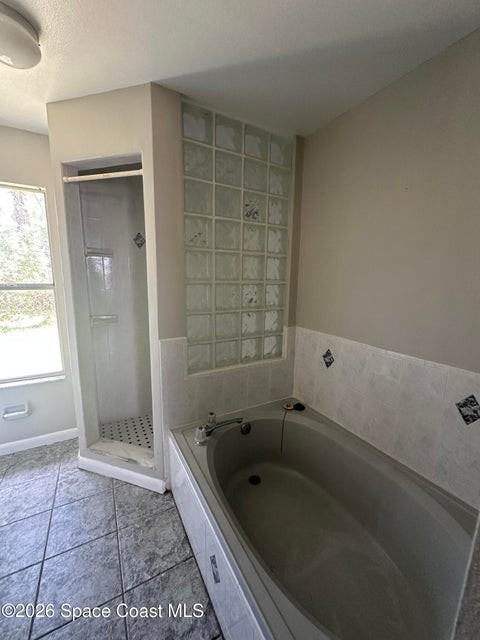 1100 Ipswich St Nw - Photo 4 of 12