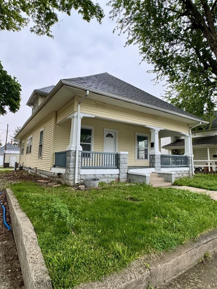 1126 N Morrison St #1