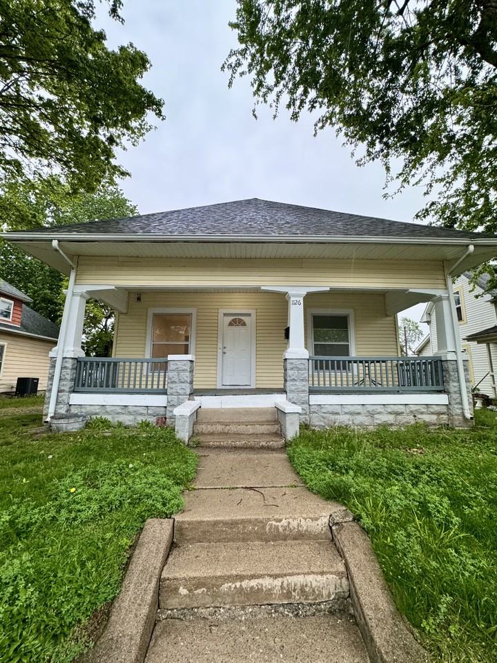 1126 N Morrison St #1 - Photo 2 of 15