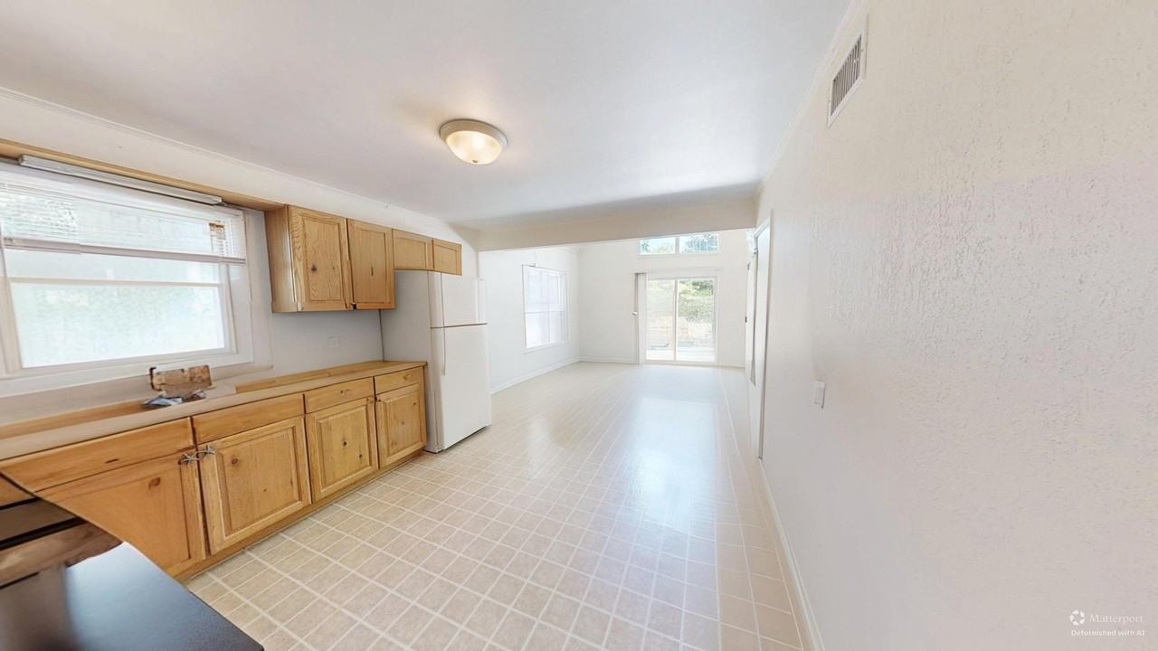 102 W Windjammer Rd #1 - Photo 7 of 26