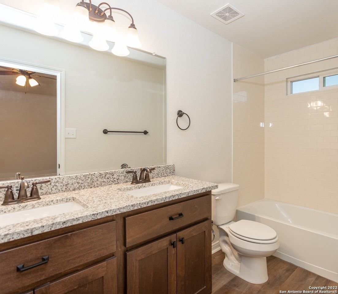 13902 Enzo Gate #102 - Photo 5 of 18