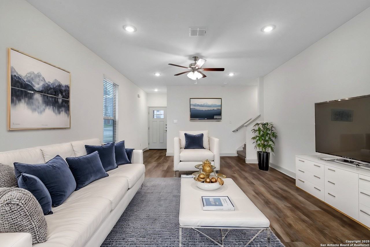 7621 Briarwood Pass #102 - Photo 4 of 32
