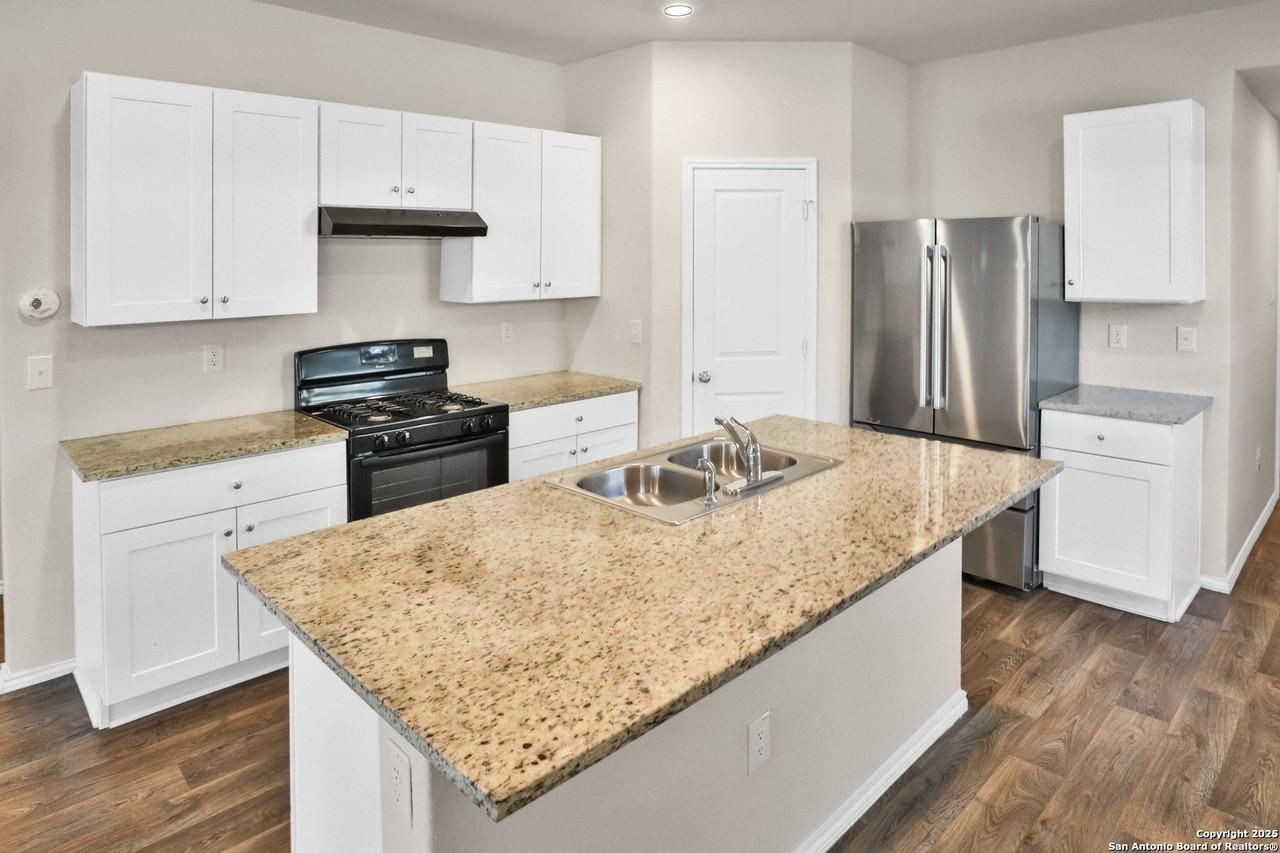 12007 Chelan Riv - Photo 3 of 20