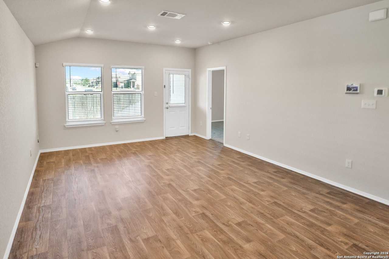 12007 Chelan Riv - Photo 4 of 20