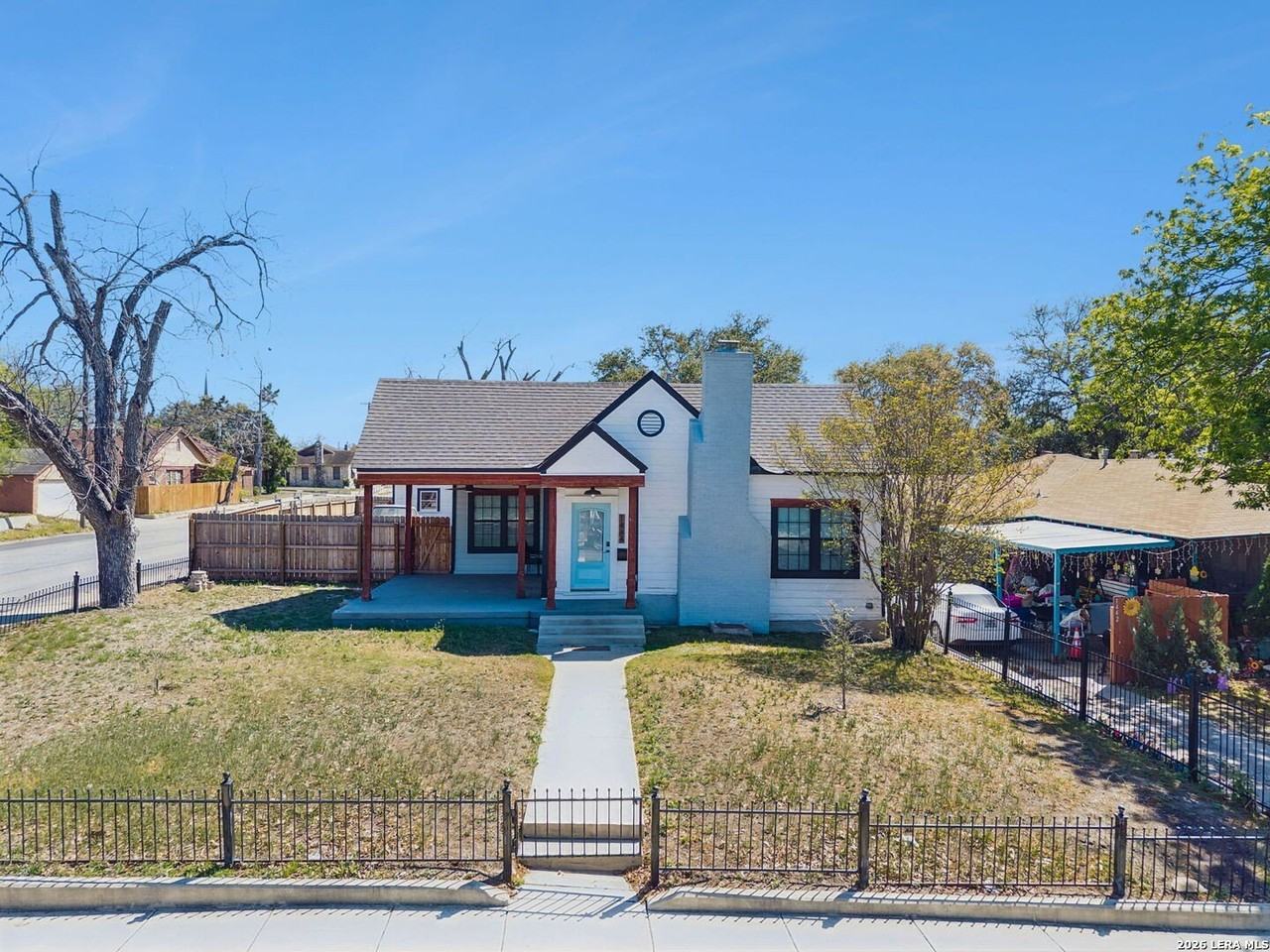 1444 Mckinley Ave - Photo 3 of 44