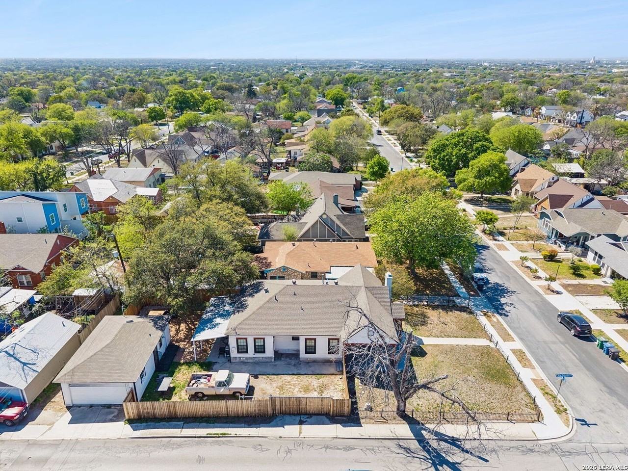 1444 Mckinley Ave - Photo 5 of 44