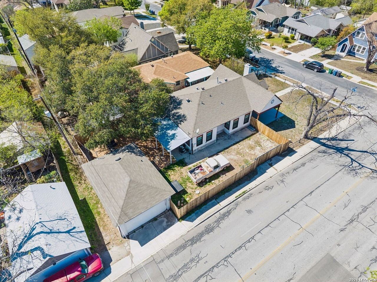 1444 Mckinley Ave - Photo 7 of 44