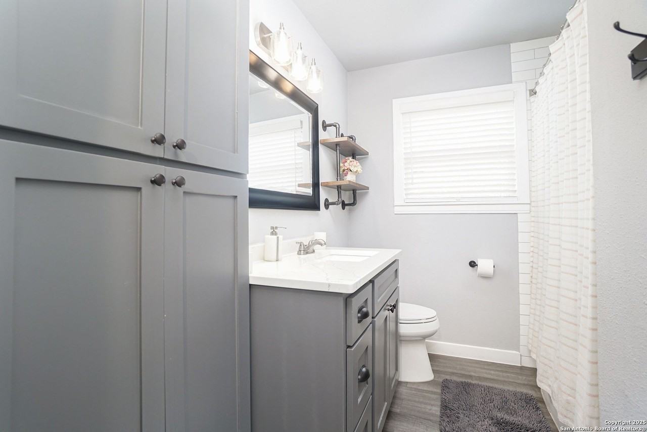 270 Emporia Blvd - Photo 6 of 24