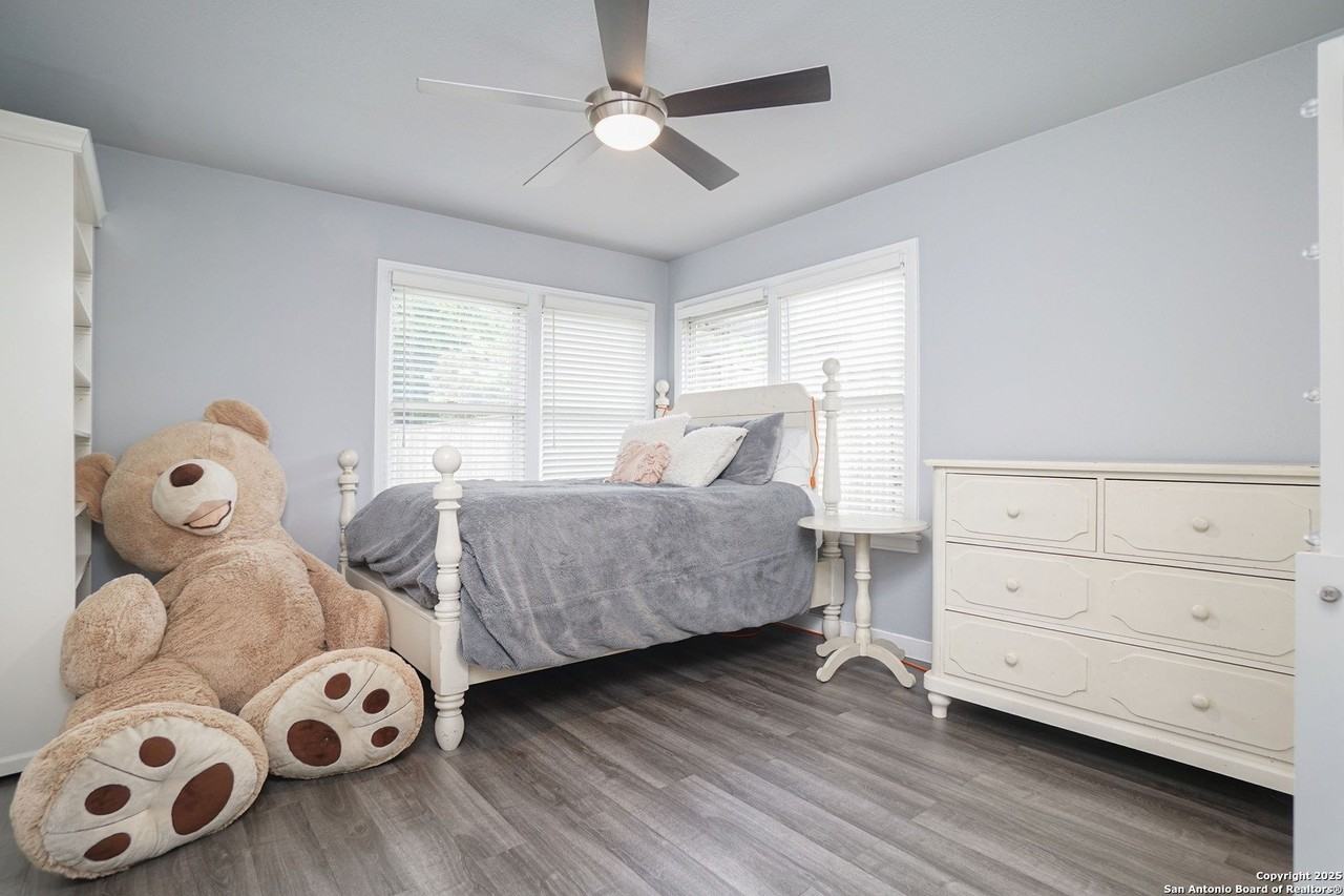 270 Emporia Blvd - Photo 7 of 24