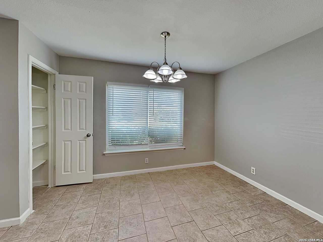 2814 Coast Plain Dr - Photo 4 of 15