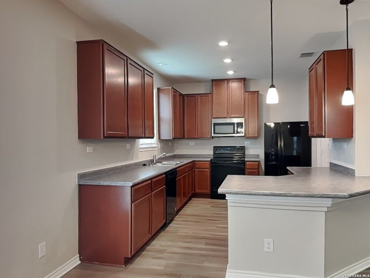 2631 Green Leaf Way - Photo 4 of 17