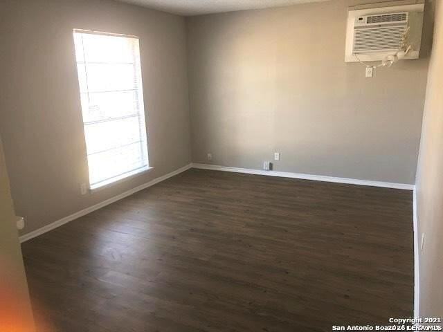 5418 Indian Pipe St - Photo 3 of 15