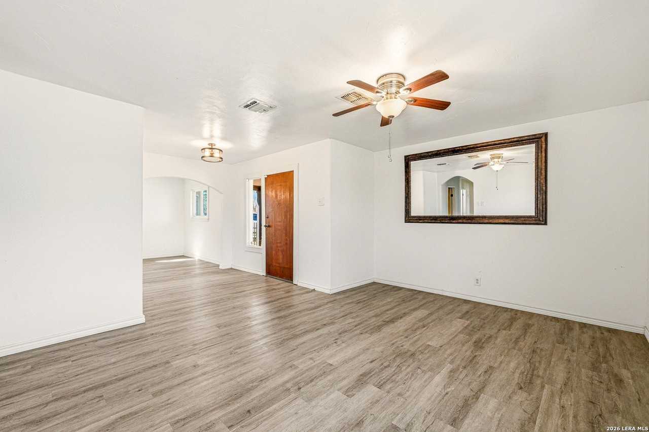 106 Wayfarer Pl - Photo 4 of 28