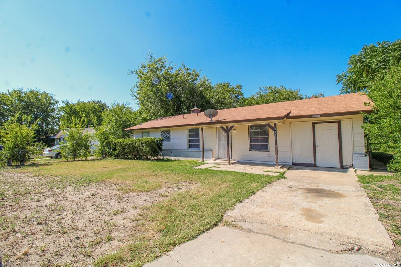 5822 Branch Valley St - Photo 3 of 39