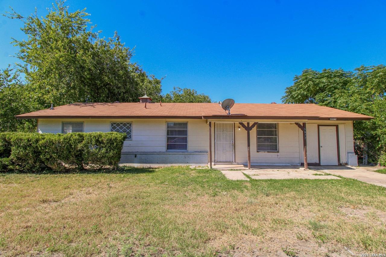 5822 Branch Valley St - Photo 4 of 39