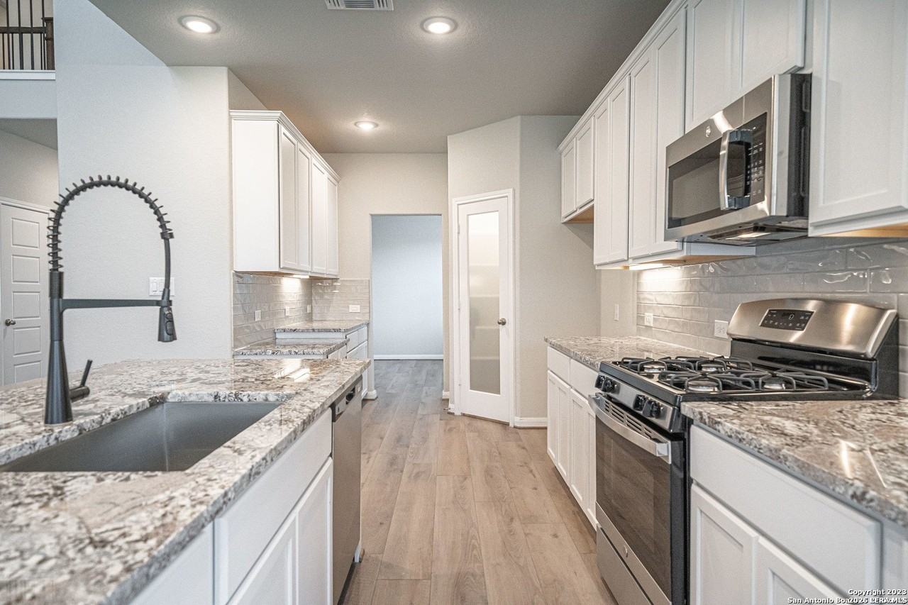 10151 Bussang Rd - Photo 4 of 28