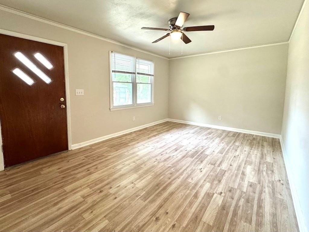 868 Watts Dr - Photo 4 of 21