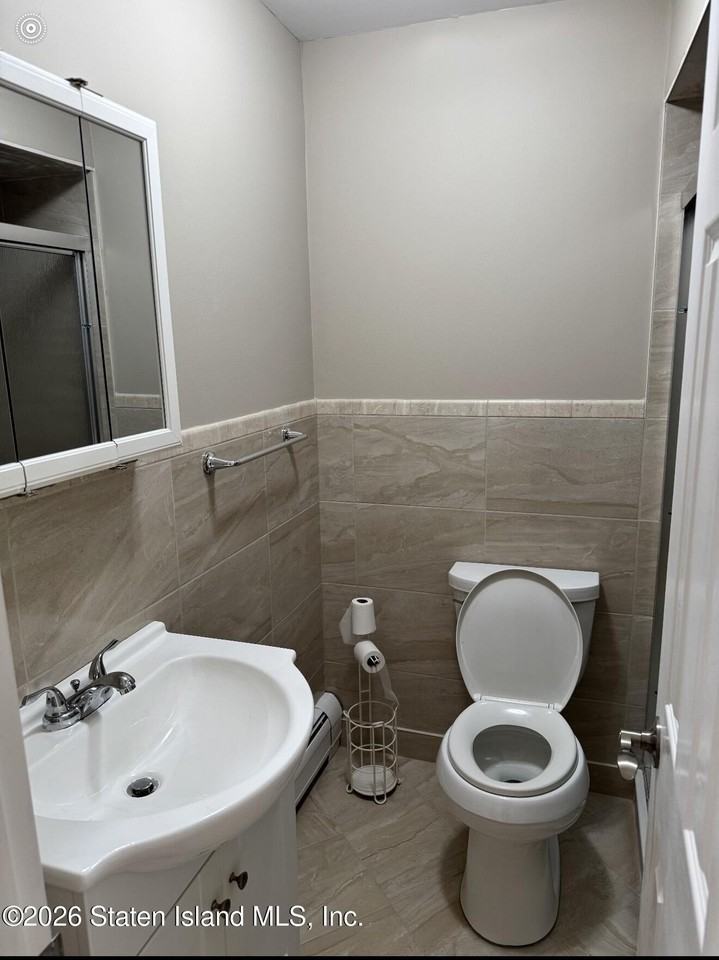 255 Hillcrest St - Photo 3 of 9