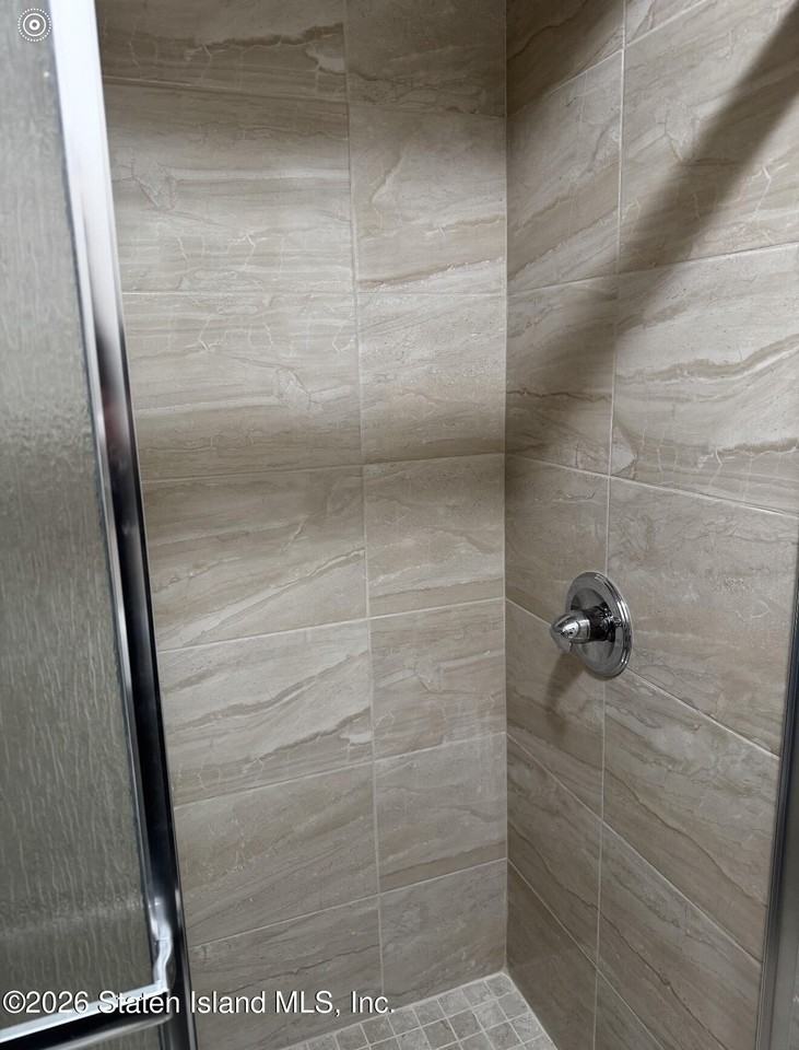 255 Hillcrest St - Photo 4 of 9