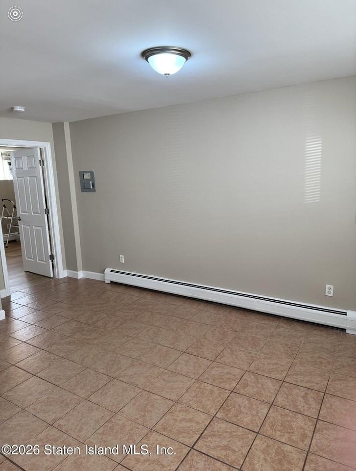 255 Hillcrest St - Photo 5 of 9