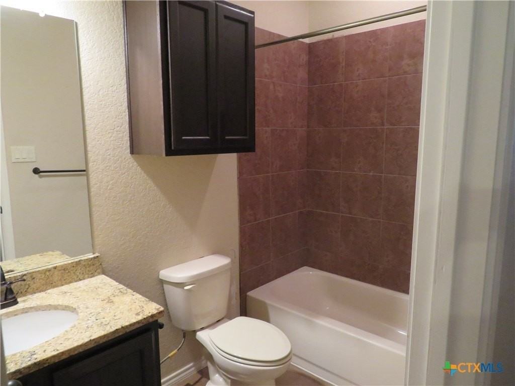 734 Saengerhalle Rd - Photo 5 of 12