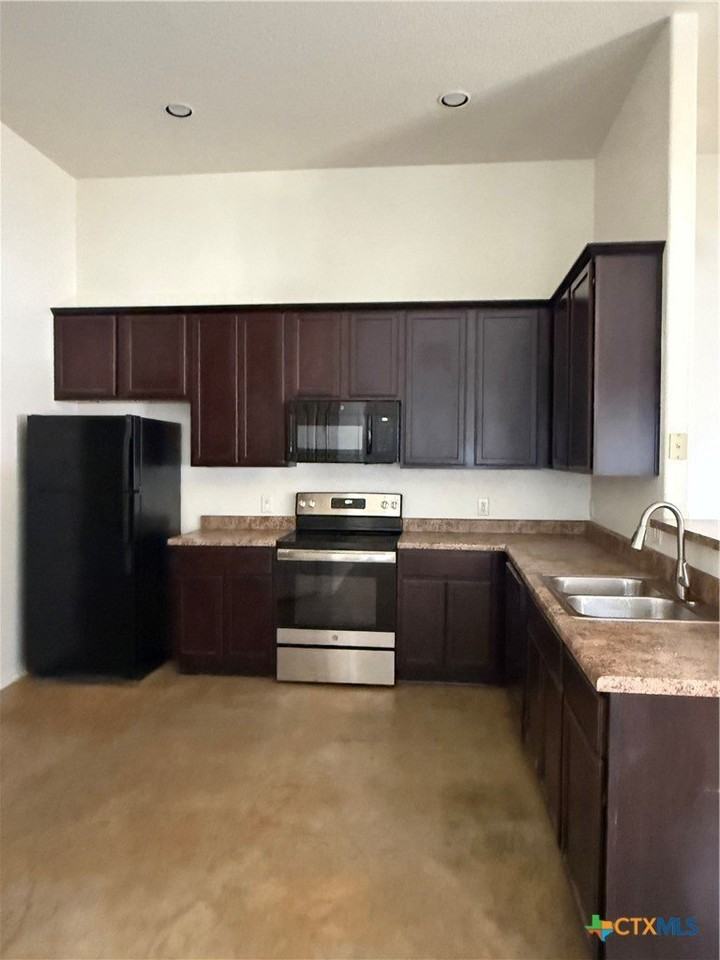 213 Anne Louise Dr #A - Photo 3 of 14