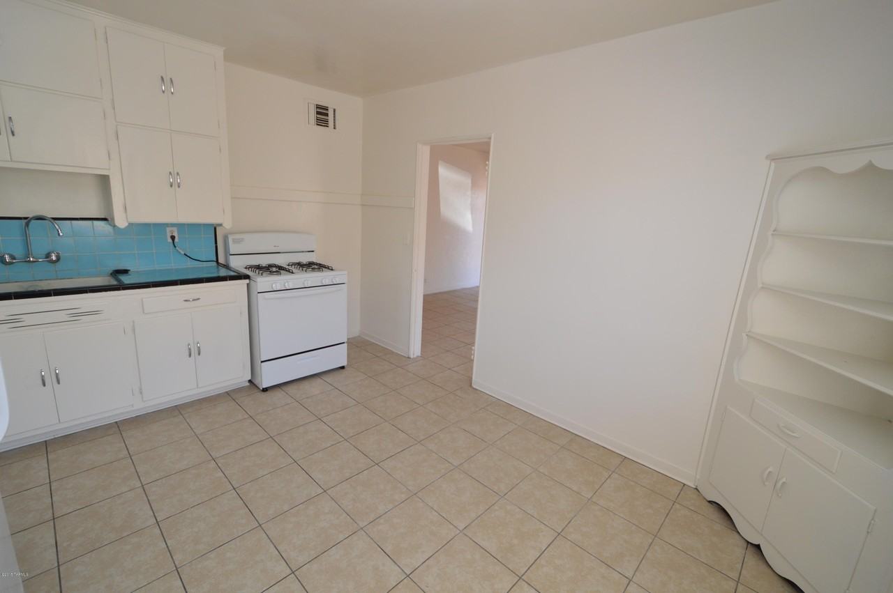 2425 N Los Altos Ave - Photo 5 of 9