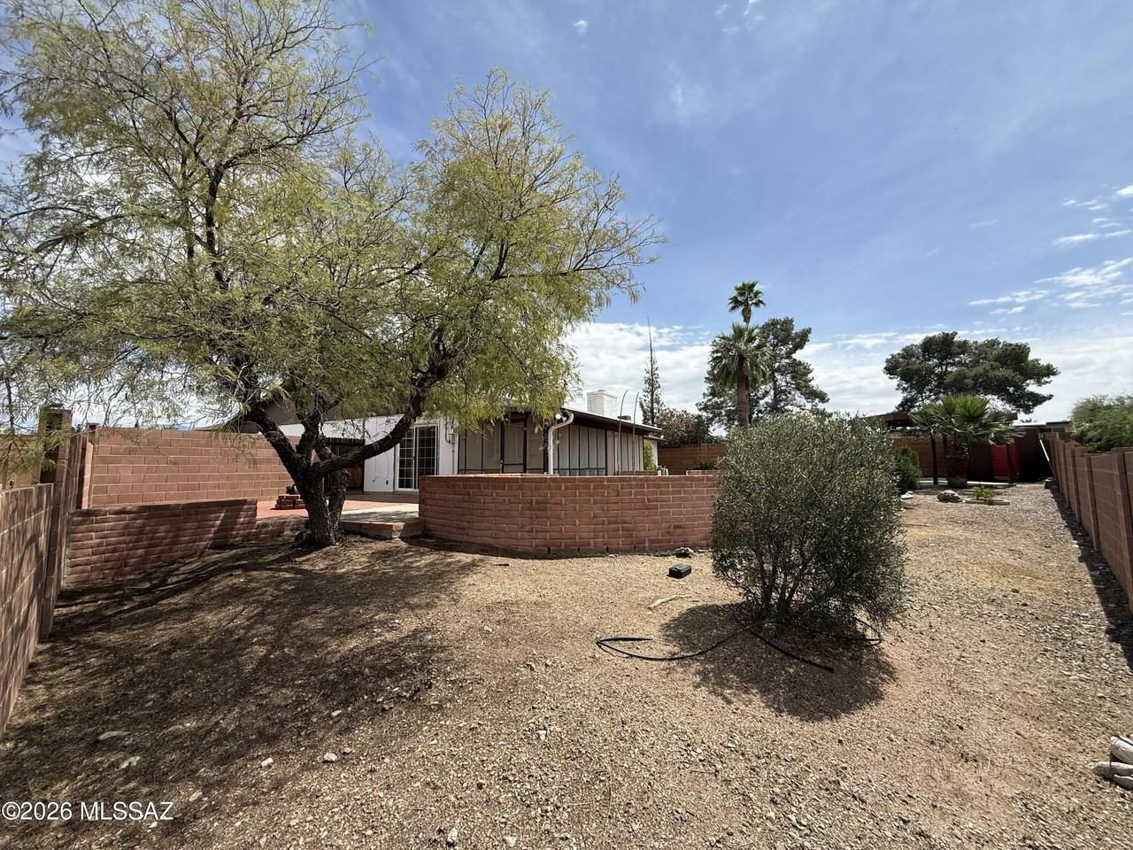 625 N Brown Ave - Photo 2 of 3