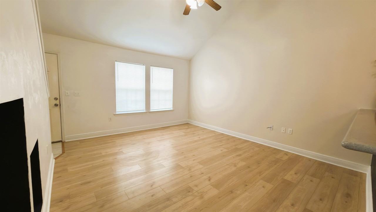 3189 Sawtooth Dr - Photo 3 of 19