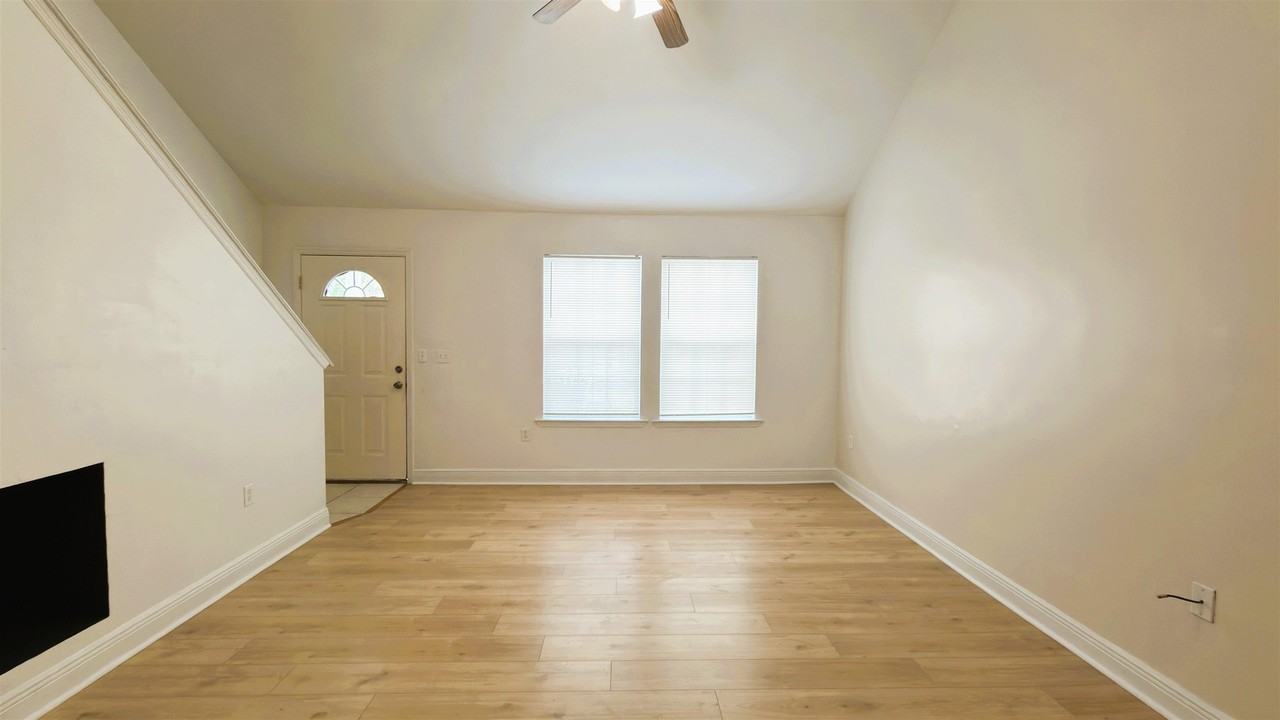 3189 Sawtooth Dr - Photo 4 of 19